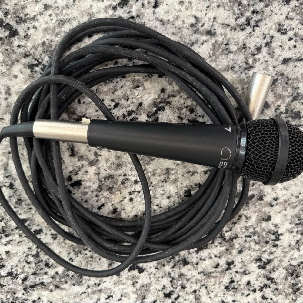 Peavey Black Wired Microphone